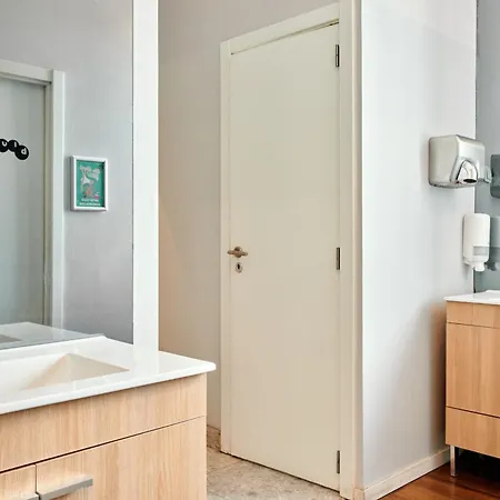 Hostel Gspot & Triangles Pizzeria