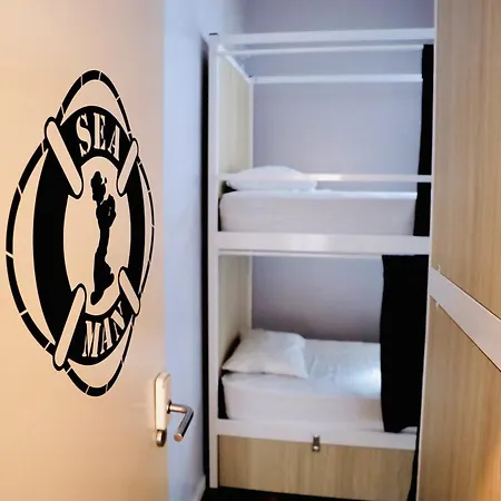 호스텔 Gspot & Triangles Pizzeria *