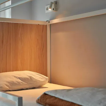 Gspot & Triangles Pizzeria Hostel