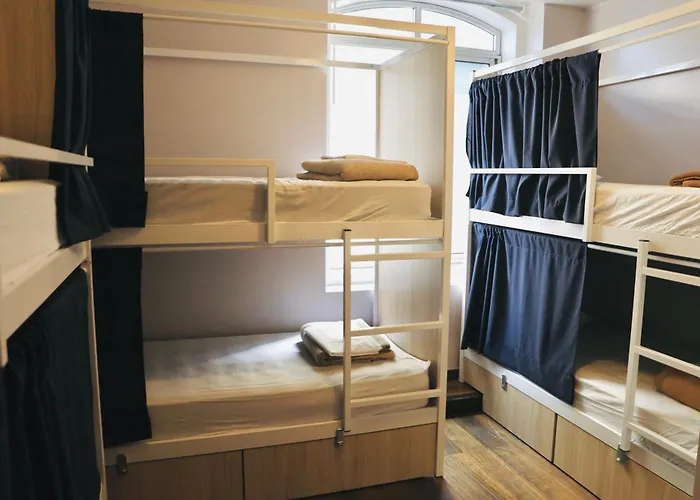 Gspot & Triangles Pizzeria Hostel *