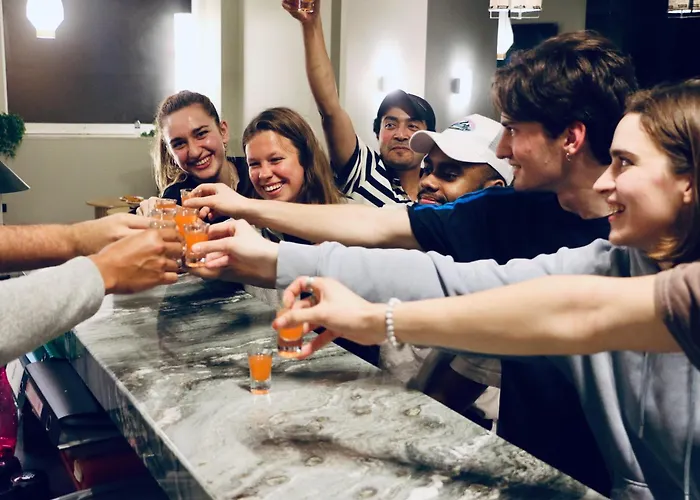 Gspot & Triangles Pizzeria Hostel *