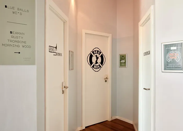 Gspot & Triangles Pizzeria Hostel *