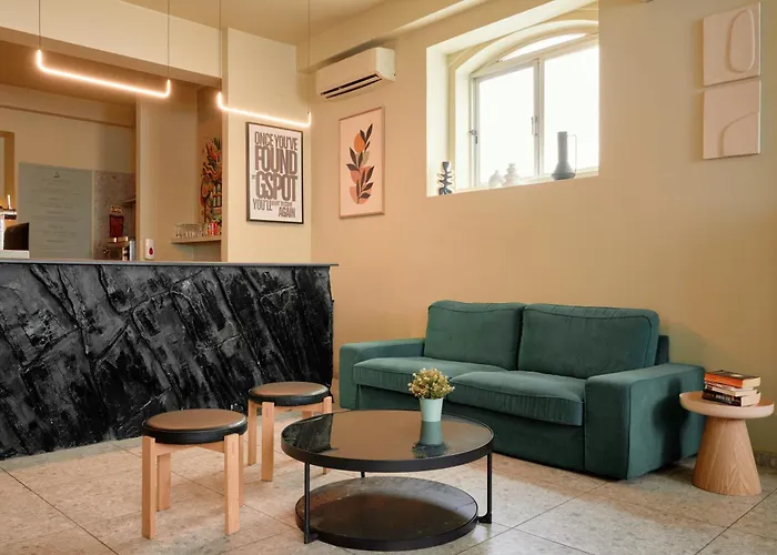 Hostel Gspot & Triangles Pizzeria