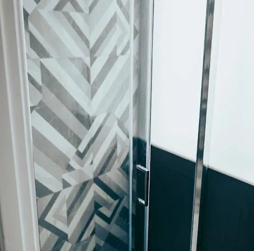 Hostel Gspot & Triangles Pizzeria *